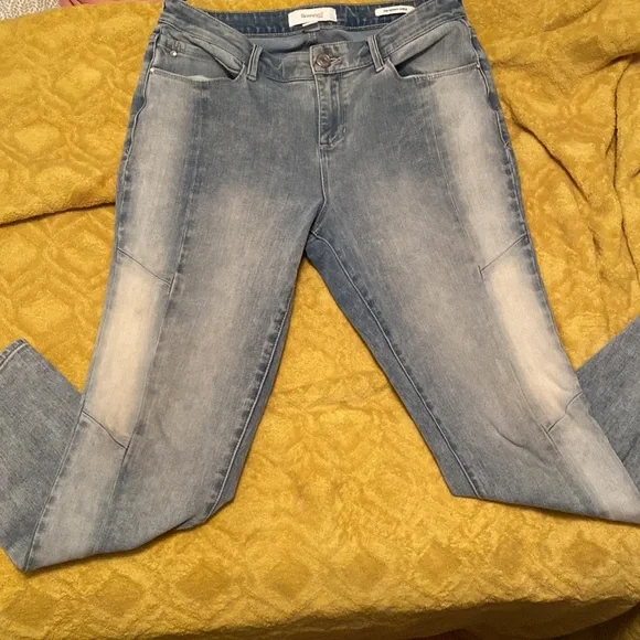 Skinny girl by Bethany Frankel jeans - Picture 6 of 6